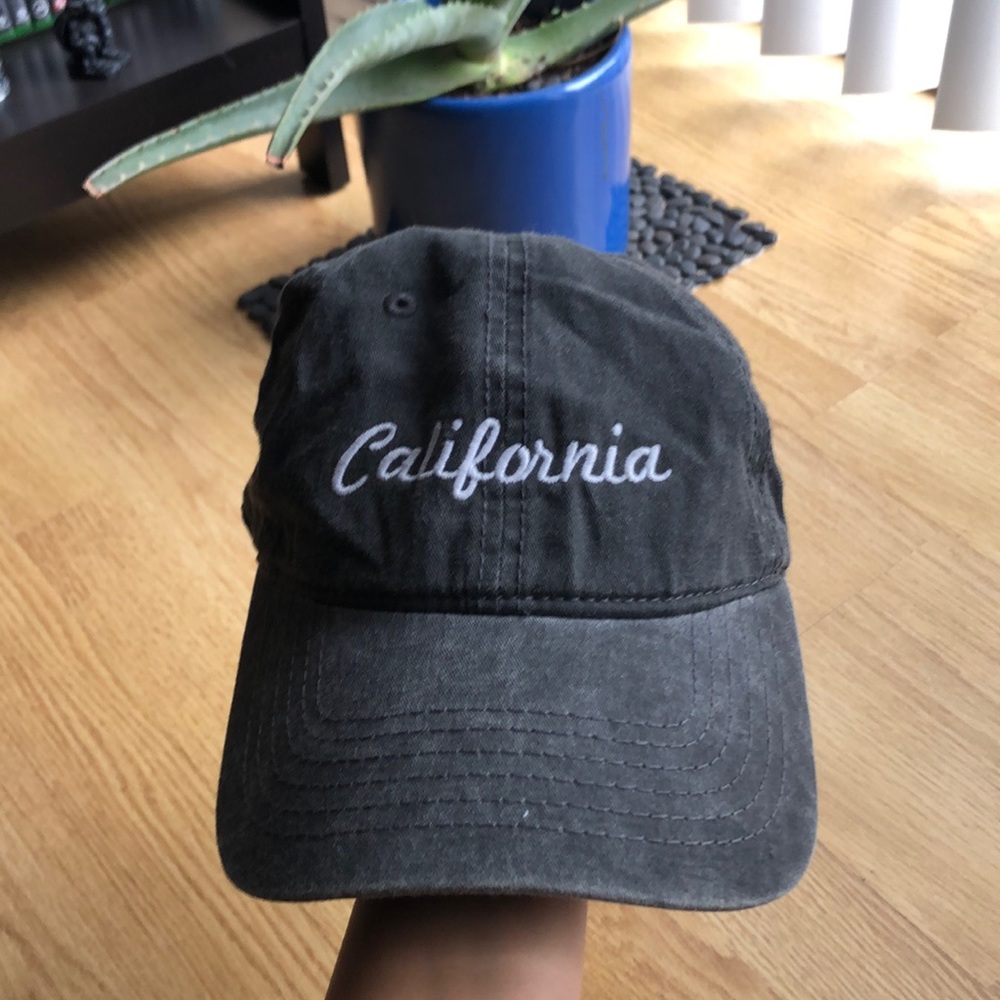 BRANDY MELVILLE adjustable baseball cap!